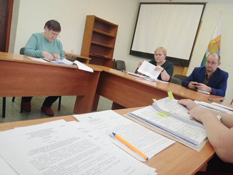 Принят бюджет на 2024 год и на плановый период 2025 и 2026 годов. Принят бюджет на 2024 год и на плановый период 2025 и 2026 годов.