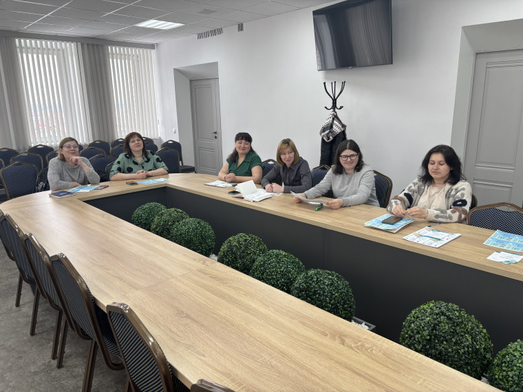 Волонтёры проекта «Формирование комфортной городской среды» проходят обучение . Волонтёры проекта «Формирование комфортной городской среды» проходят обучение .